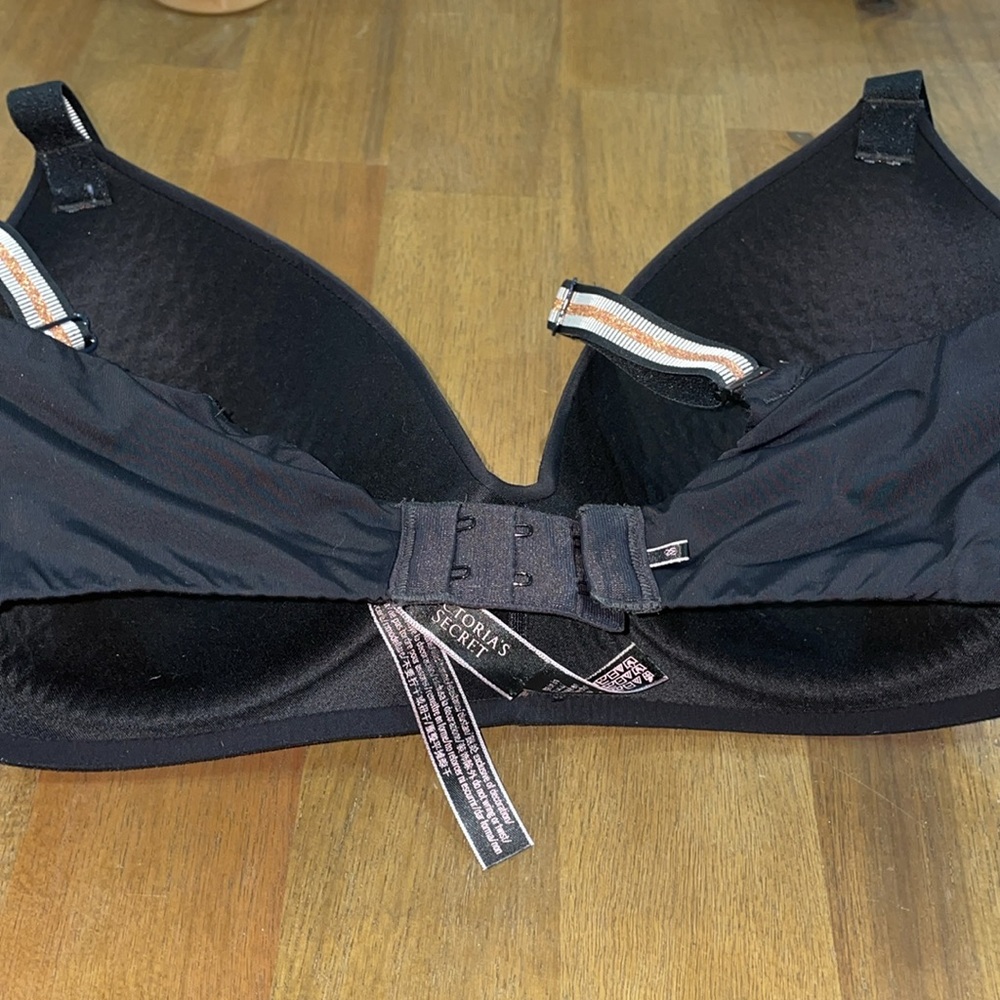 Victoria’s Secret 32DDD bra EUC - Picture 2 of 3